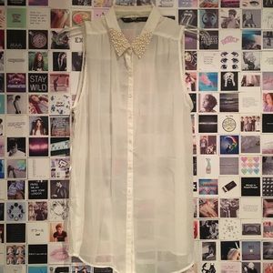 Zara sleeveless blouse w pearls
